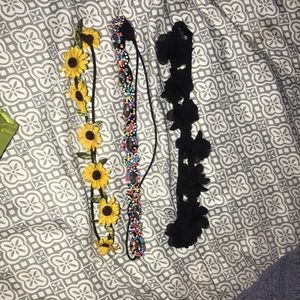 3 elastic headbands, 2 flower ones & 1 gem one